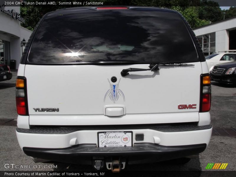 Summit White / Sandstone 2004 GMC Yukon Denali AWD