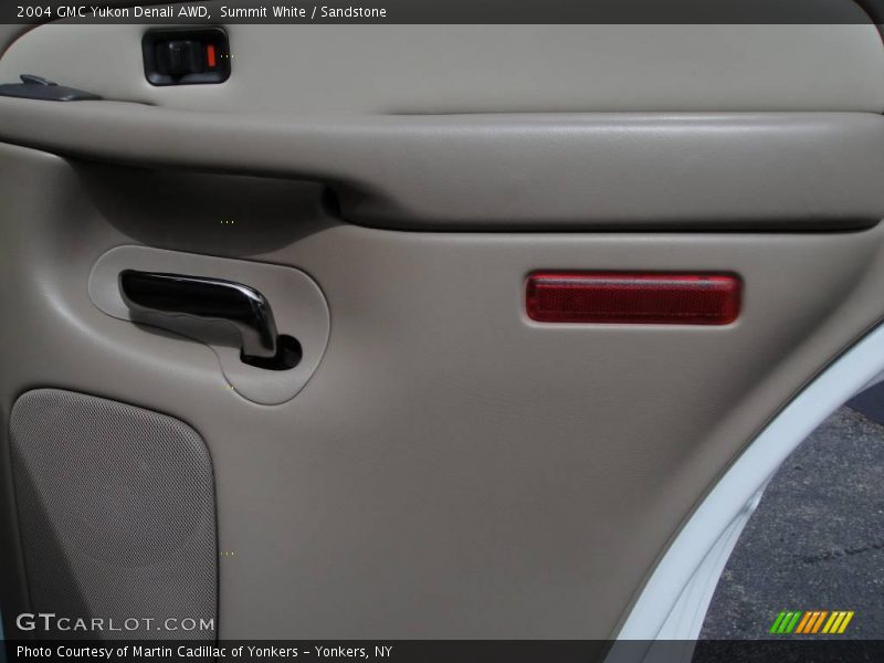 Summit White / Sandstone 2004 GMC Yukon Denali AWD
