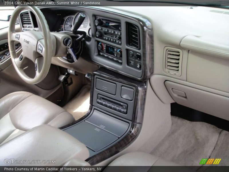 Summit White / Sandstone 2004 GMC Yukon Denali AWD