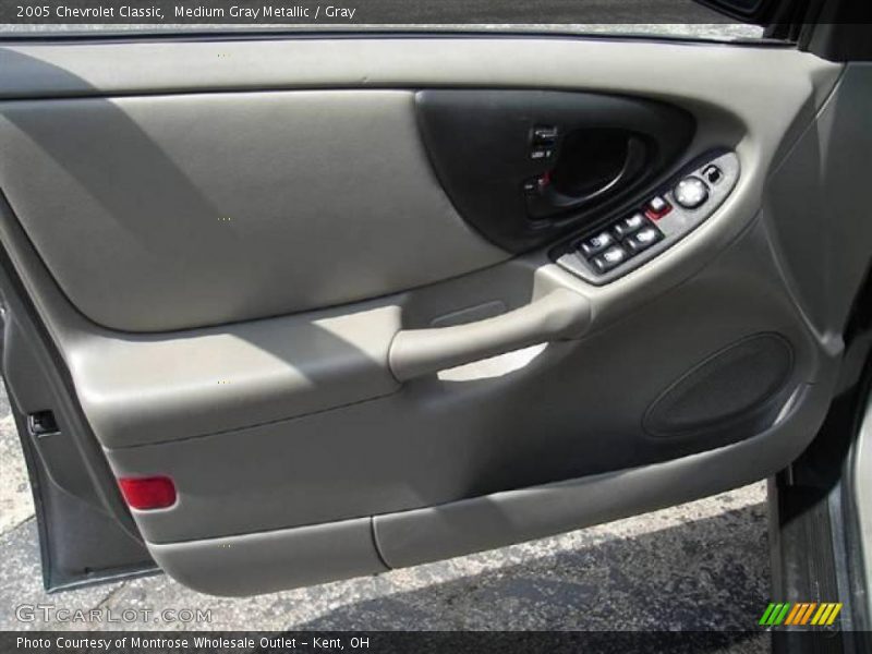 Medium Gray Metallic / Gray 2005 Chevrolet Classic
