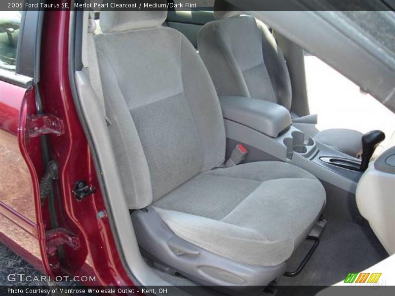 Merlot Pearl Clearcoat / Medium/Dark Flint 2005 Ford Taurus SE