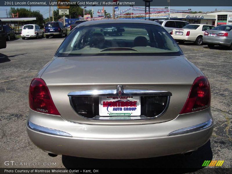 Light Parchment Gold Metallic / Medium Parchment 2001 Lincoln Continental