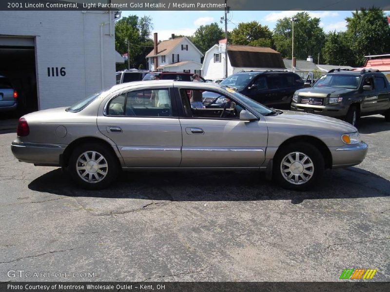 Light Parchment Gold Metallic / Medium Parchment 2001 Lincoln Continental