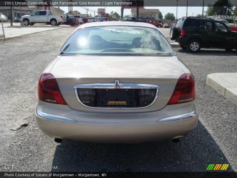 Light Parchment Gold Metallic / Light Parchment 2001 Lincoln Continental