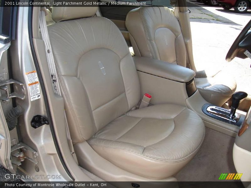 Light Parchment Gold Metallic / Medium Parchment 2001 Lincoln Continental