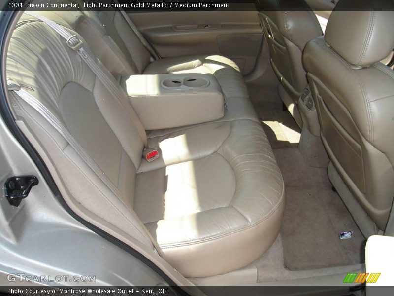 Light Parchment Gold Metallic / Medium Parchment 2001 Lincoln Continental