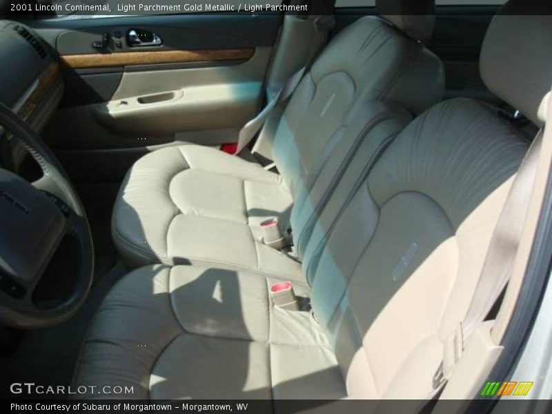 Light Parchment Gold Metallic / Light Parchment 2001 Lincoln Continental