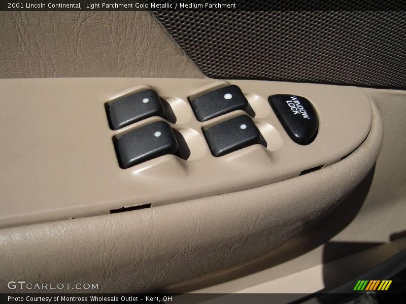Light Parchment Gold Metallic / Medium Parchment 2001 Lincoln Continental