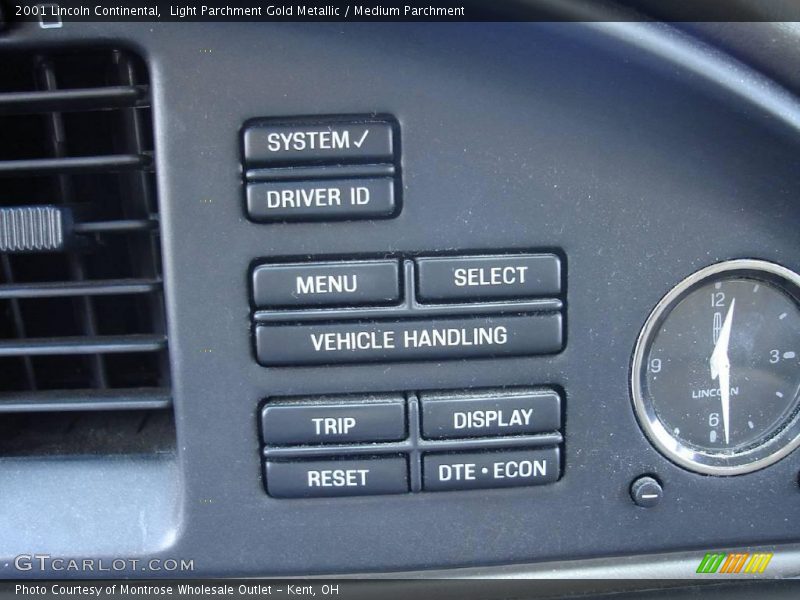 Light Parchment Gold Metallic / Medium Parchment 2001 Lincoln Continental
