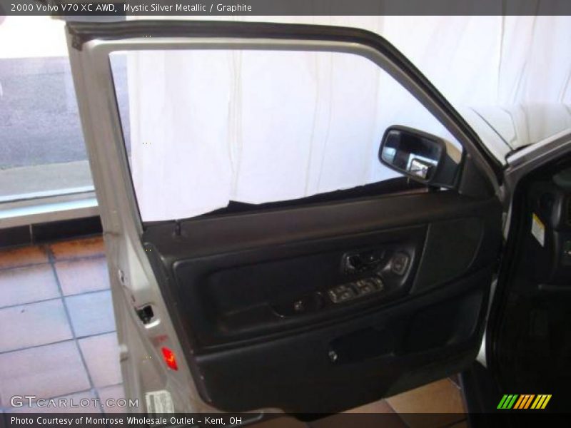 Mystic Silver Metallic / Graphite 2000 Volvo V70 XC AWD