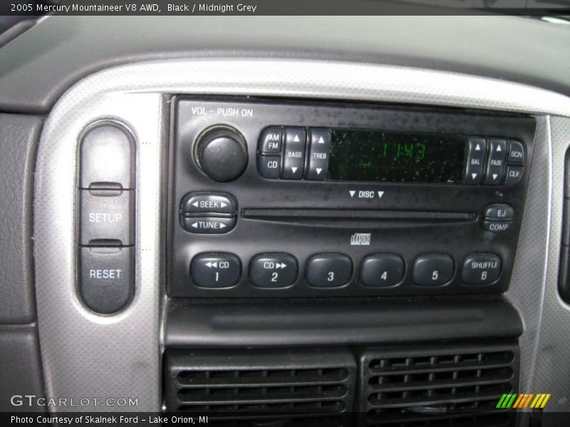 Black / Midnight Grey 2005 Mercury Mountaineer V8 AWD