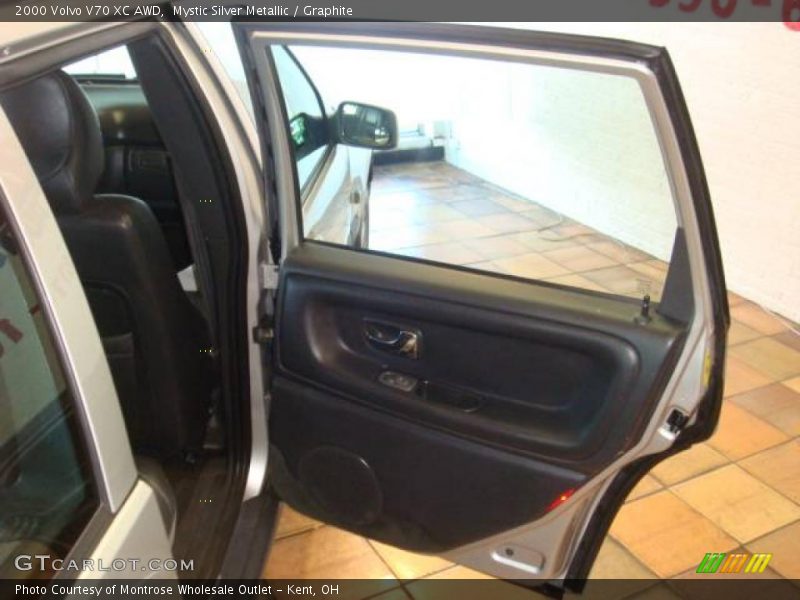 Mystic Silver Metallic / Graphite 2000 Volvo V70 XC AWD