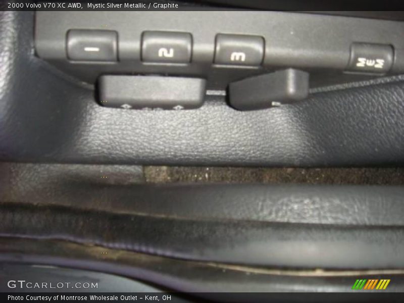 Mystic Silver Metallic / Graphite 2000 Volvo V70 XC AWD