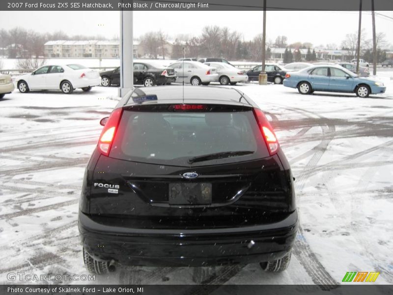 Pitch Black / Charcoal/Light Flint 2007 Ford Focus ZX5 SES Hatchback