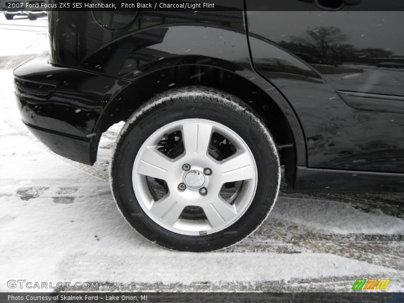 Pitch Black / Charcoal/Light Flint 2007 Ford Focus ZX5 SES Hatchback