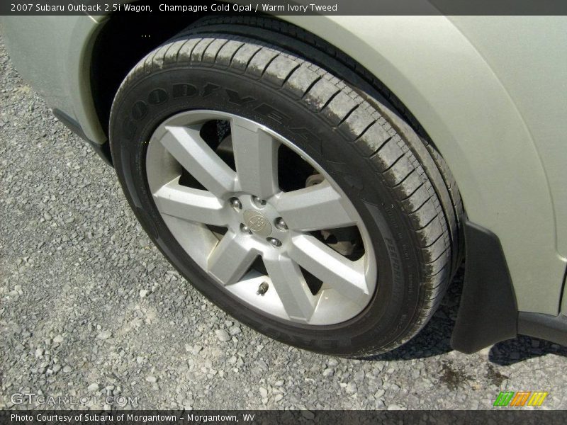 Champagne Gold Opal / Warm Ivory Tweed 2007 Subaru Outback 2.5i Wagon