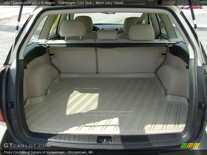 Champagne Gold Opal / Warm Ivory Tweed 2007 Subaru Outback 2.5i Wagon