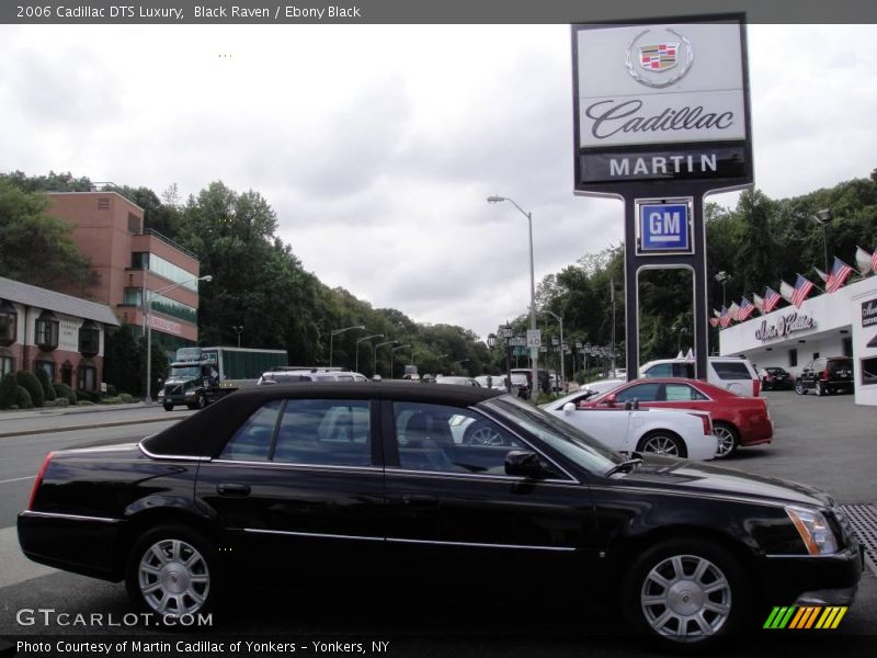 Black Raven / Ebony Black 2006 Cadillac DTS Luxury