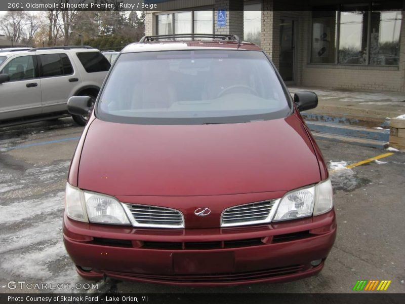 Ruby / Beige 2001 Oldsmobile Silhouette Premier