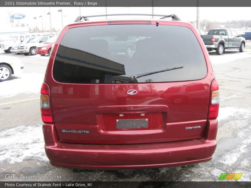 Ruby / Beige 2001 Oldsmobile Silhouette Premier