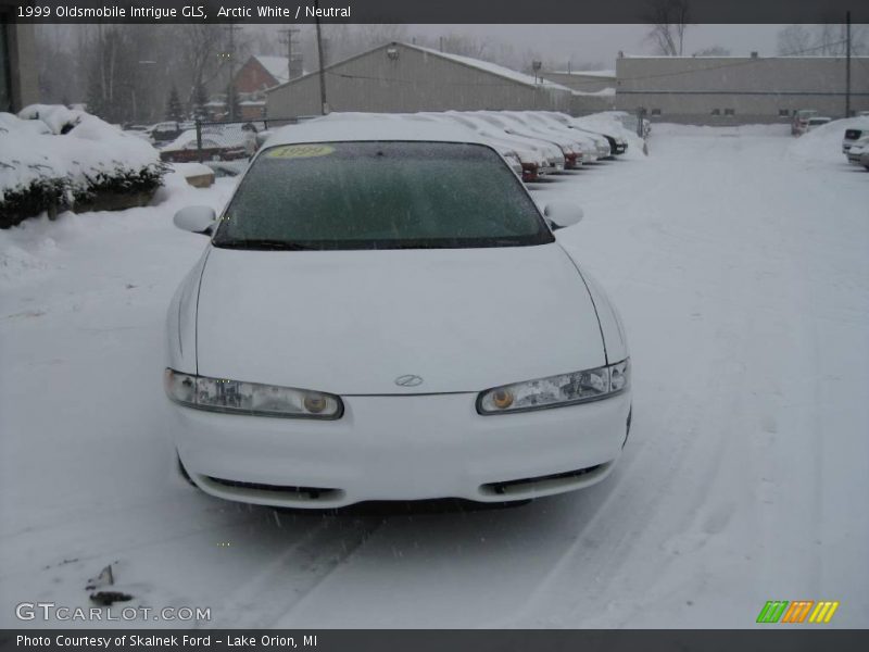 Arctic White / Neutral 1999 Oldsmobile Intrigue GLS