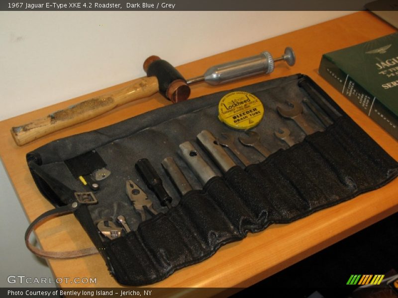 Dark Blue / Grey 1967 Jaguar E-Type XKE 4.2 Roadster