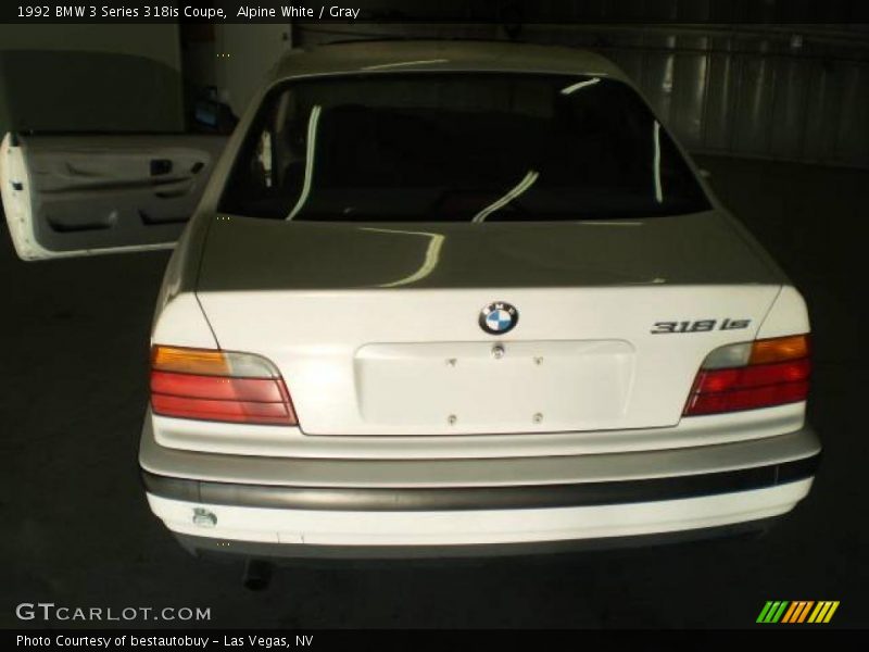 Alpine White / Gray 1992 BMW 3 Series 318is Coupe