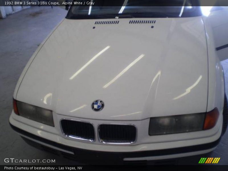 Alpine White / Gray 1992 BMW 3 Series 318is Coupe