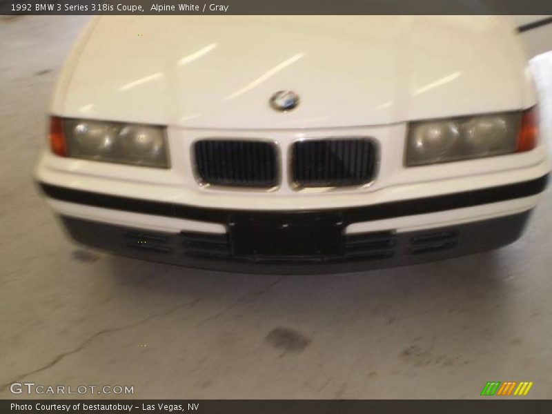 Alpine White / Gray 1992 BMW 3 Series 318is Coupe