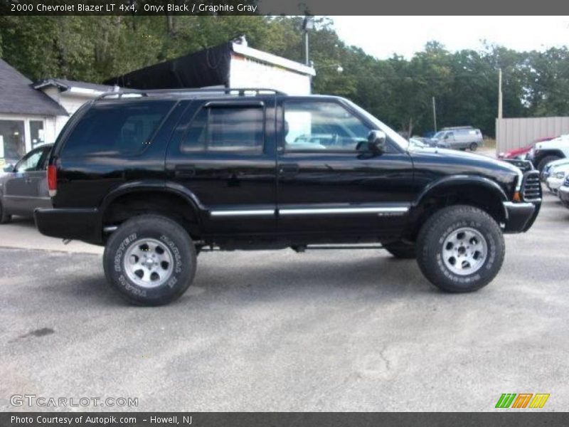Onyx Black / Graphite Gray 2000 Chevrolet Blazer LT 4x4