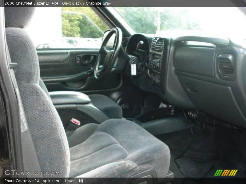 Onyx Black / Graphite Gray 2000 Chevrolet Blazer LT 4x4
