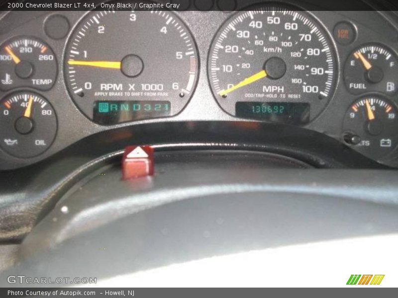 Onyx Black / Graphite Gray 2000 Chevrolet Blazer LT 4x4