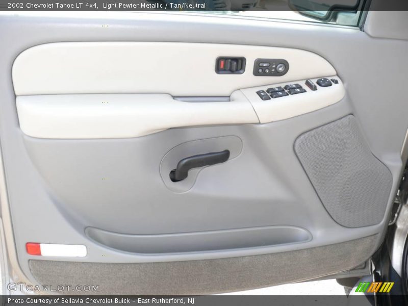 Light Pewter Metallic / Tan/Neutral 2002 Chevrolet Tahoe LT 4x4
