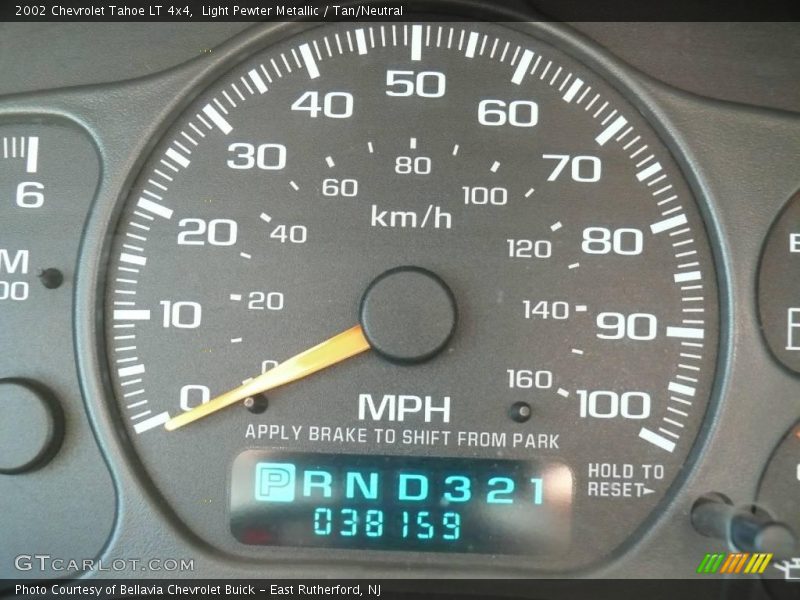 Light Pewter Metallic / Tan/Neutral 2002 Chevrolet Tahoe LT 4x4