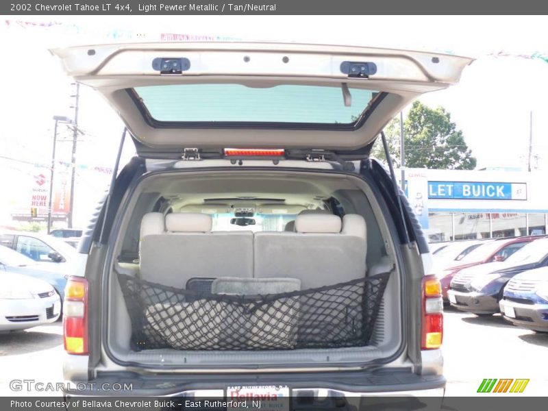 Light Pewter Metallic / Tan/Neutral 2002 Chevrolet Tahoe LT 4x4