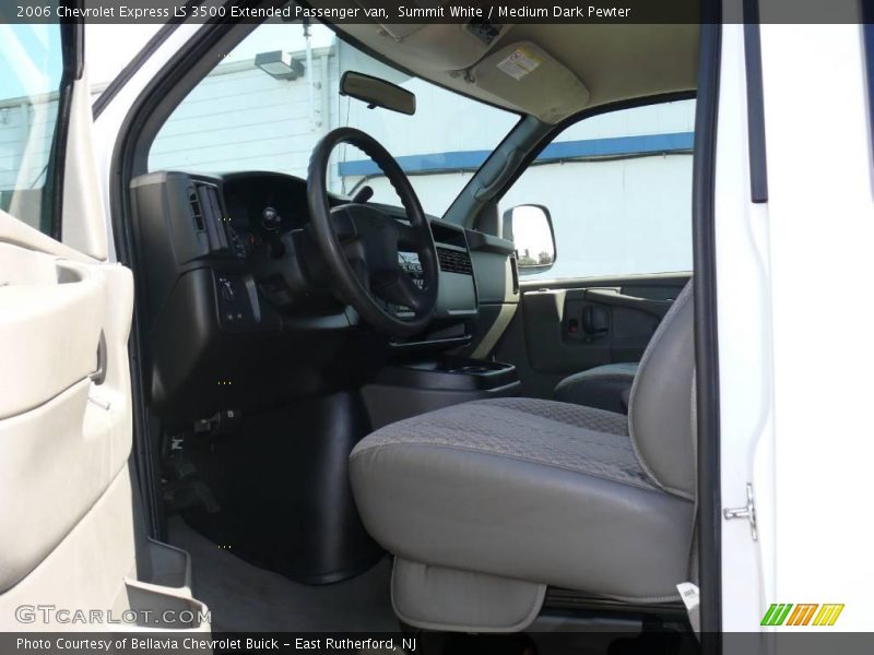 Summit White / Medium Dark Pewter 2006 Chevrolet Express LS 3500 Extended Passenger van