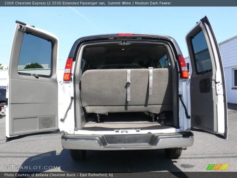 Summit White / Medium Dark Pewter 2006 Chevrolet Express LS 3500 Extended Passenger van