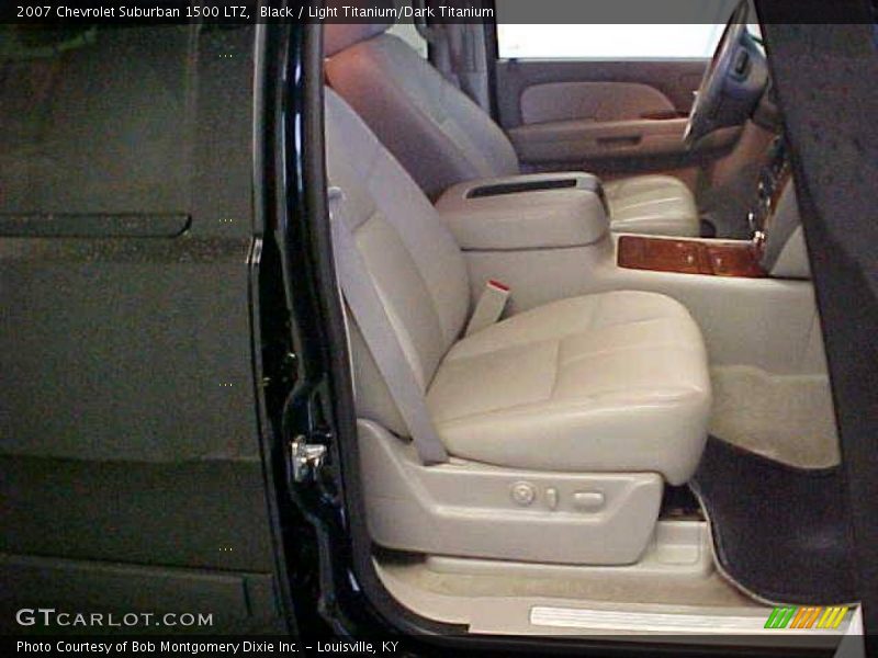 Black / Light Titanium/Dark Titanium 2007 Chevrolet Suburban 1500 LTZ