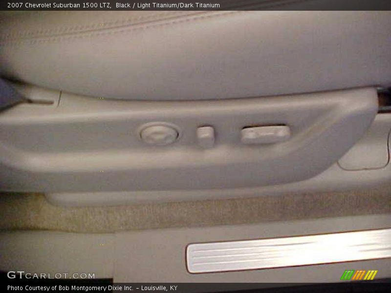 Black / Light Titanium/Dark Titanium 2007 Chevrolet Suburban 1500 LTZ