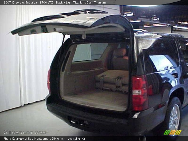 Black / Light Titanium/Dark Titanium 2007 Chevrolet Suburban 1500 LTZ