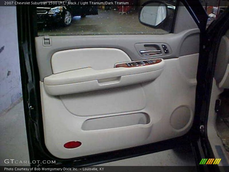 Black / Light Titanium/Dark Titanium 2007 Chevrolet Suburban 1500 LTZ