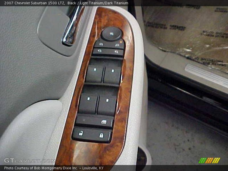 Black / Light Titanium/Dark Titanium 2007 Chevrolet Suburban 1500 LTZ