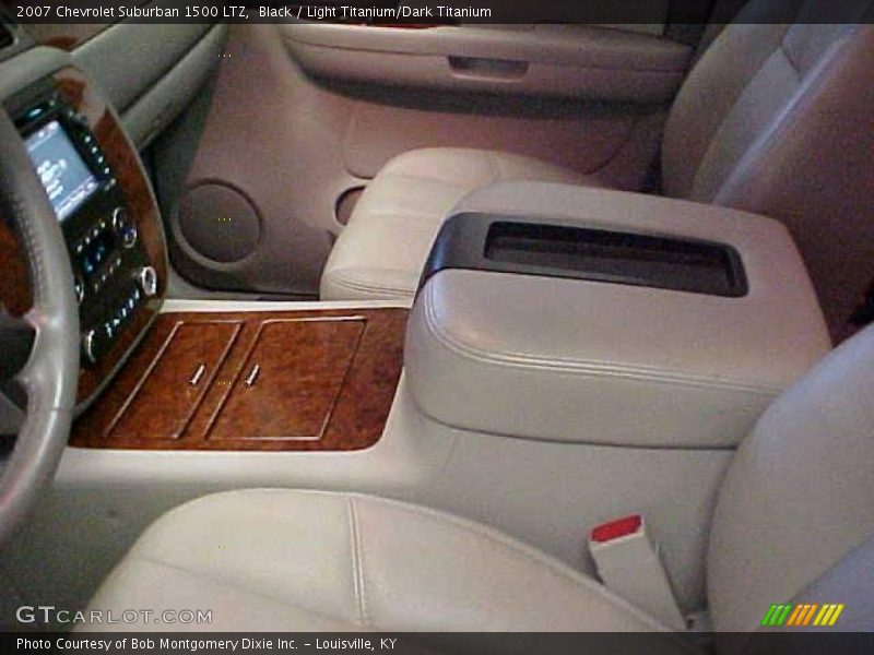 Black / Light Titanium/Dark Titanium 2007 Chevrolet Suburban 1500 LTZ