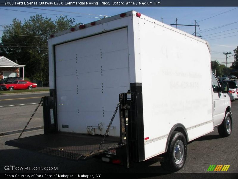 Oxford White / Medium Flint 2003 Ford E Series Cutaway E350 Commercial Moving Truck