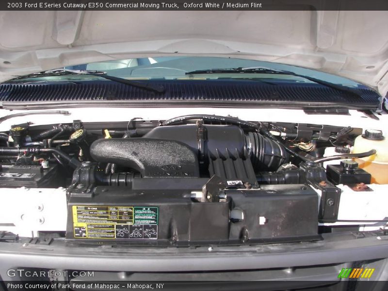 Oxford White / Medium Flint 2003 Ford E Series Cutaway E350 Commercial Moving Truck