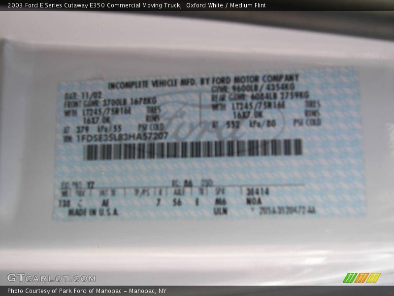 Oxford White / Medium Flint 2003 Ford E Series Cutaway E350 Commercial Moving Truck