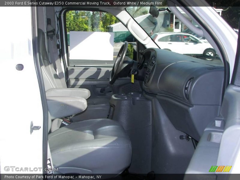 Oxford White / Medium Flint 2003 Ford E Series Cutaway E350 Commercial Moving Truck
