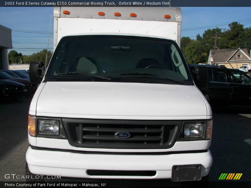 Oxford White / Medium Flint 2003 Ford E Series Cutaway E350 Commercial Moving Truck