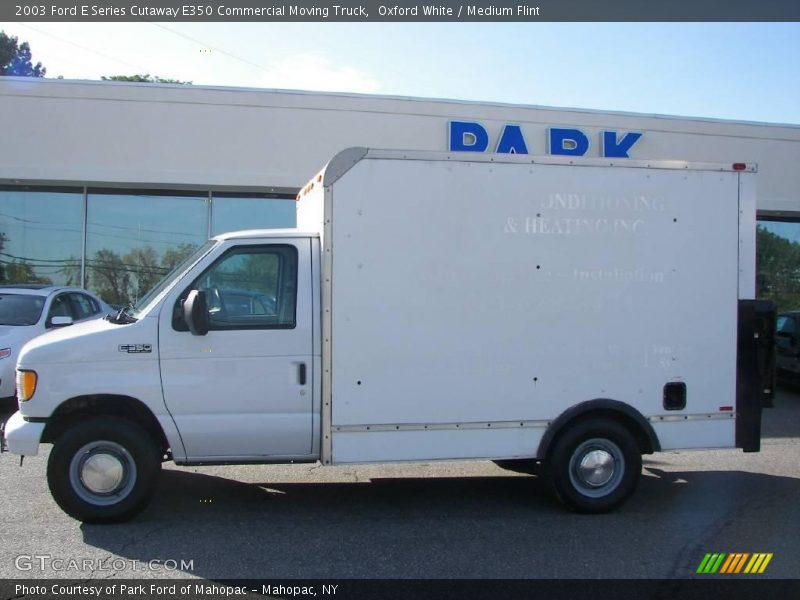 Oxford White / Medium Flint 2003 Ford E Series Cutaway E350 Commercial Moving Truck