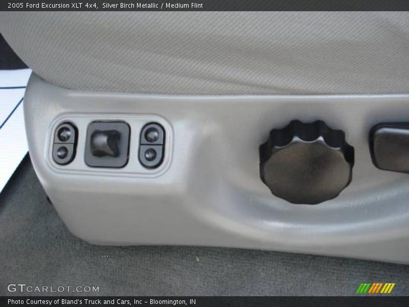 Silver Birch Metallic / Medium Flint 2005 Ford Excursion XLT 4x4